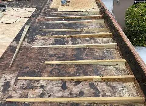 Roof deck: building sloped roof deck
