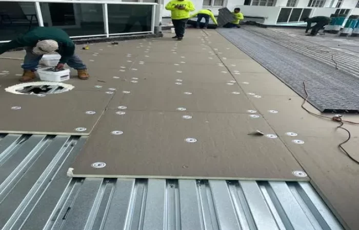 metal deck new flat roof with insulation